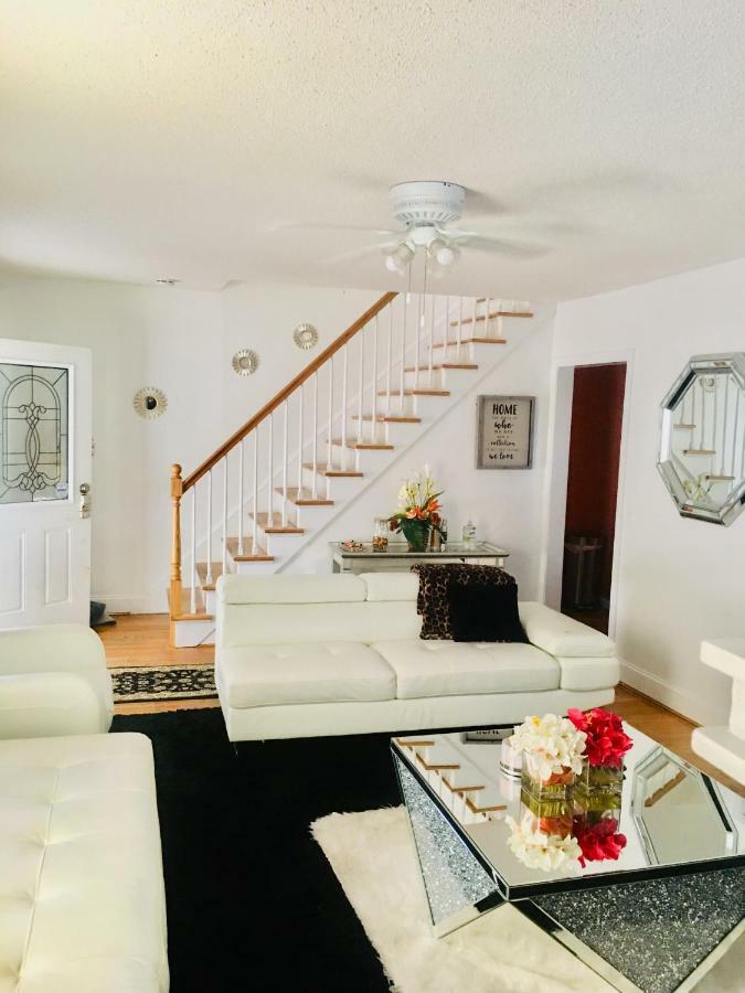 Fearlessrose Vacation Rental 89 Springfield Luaran gambar